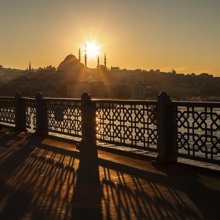 Отель 10 Karakoy Стамбул Экстерьер фото The Bosphorus at sunset